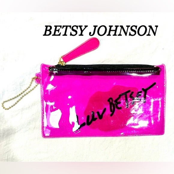 LUV BETSEY JOHNSON Coin Purse Wristlet Pouch Clear Jelly Fuschia Pink Lips NWOT - Picture 7 of 7